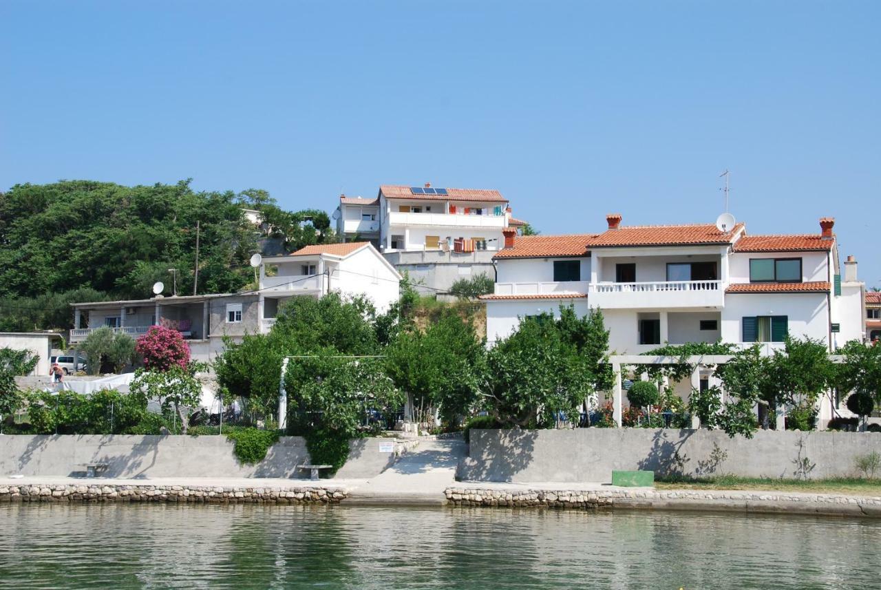 Kampor Apartments Extérieur photo