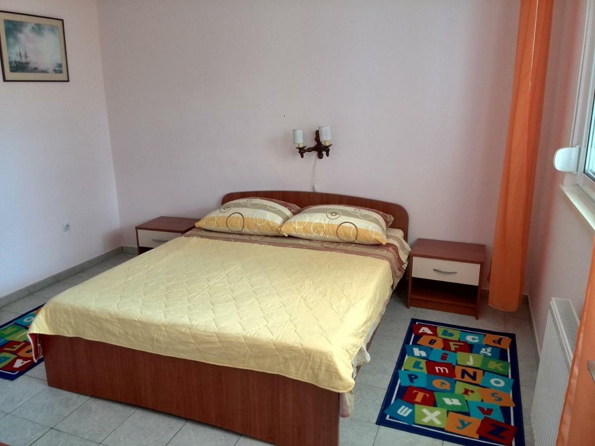 Kampor Apartments Extérieur photo