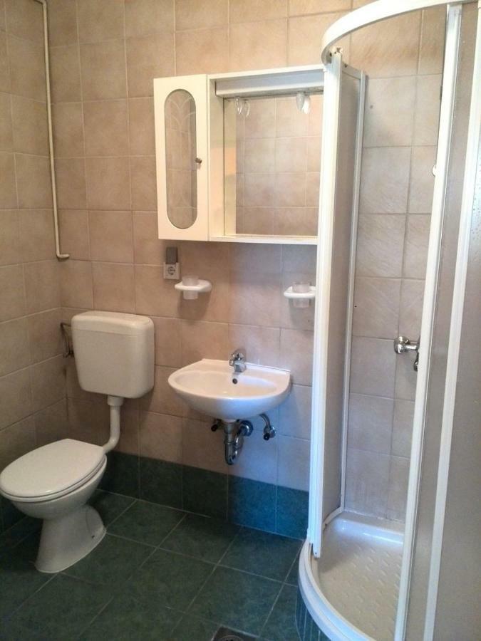 Kampor Apartments Extérieur photo